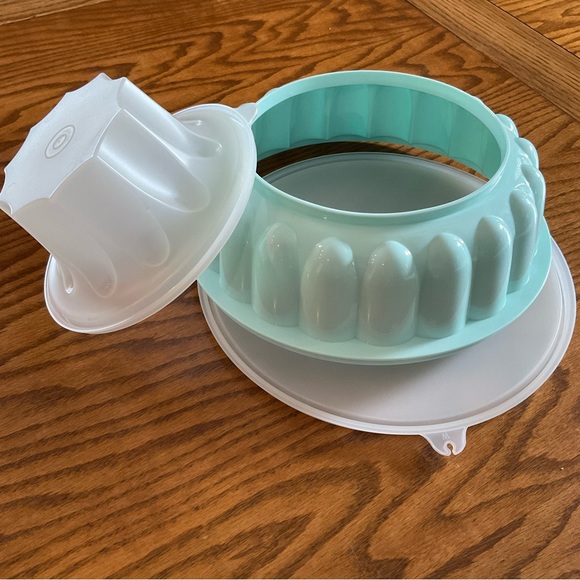 Vintage 3-Piece Classic Tupperware Jello Fluted Ring Salad Mold - Picture 7 of 8